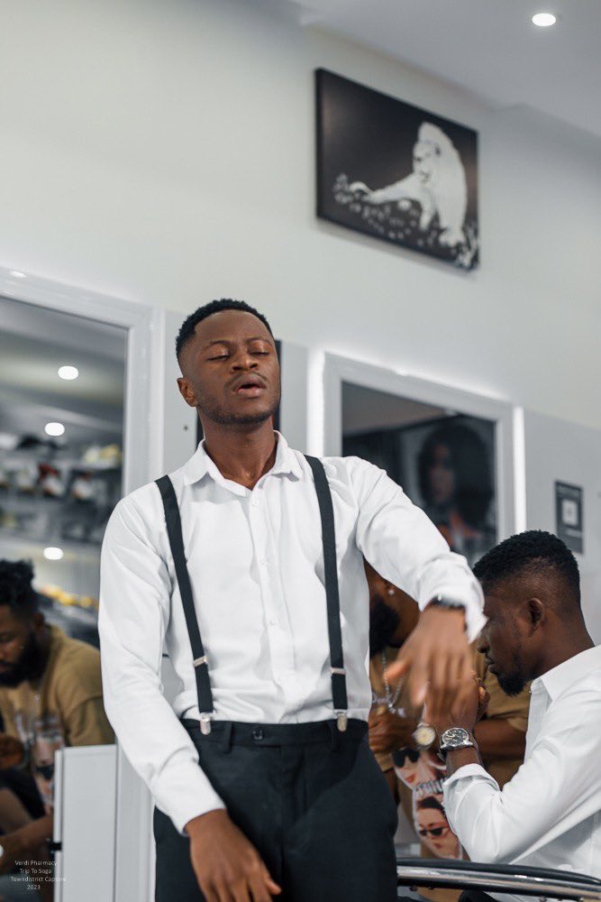 soldout_bme's tweet photo. Bigups  @Nana_kwesisnypa for the shots ….. cheers to #hardwork #growth and us 🥂 #weroyal  #awwj https://t.co/1fZL6YmWTC