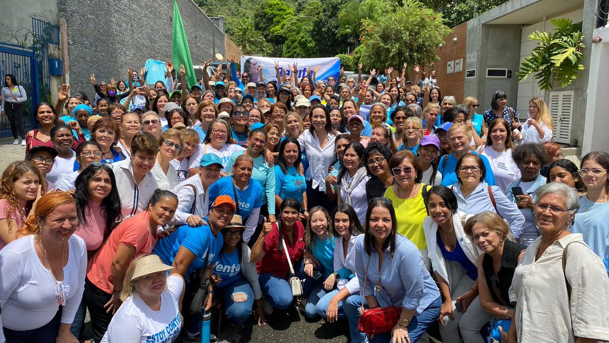 xiomarasierra's tweet photo. Hoy me llena de honor y orgullo estar acá junto tantas mujeres líderes de nuestro estado Miranda, junto a quien es para mí principal referente de liderazgo político femenino, nuestra futuro presidente @MariaCorinaYA, sin duda en esta lucha la héroe es la mujer venezolana. https://t.co/32l4UdUGM6