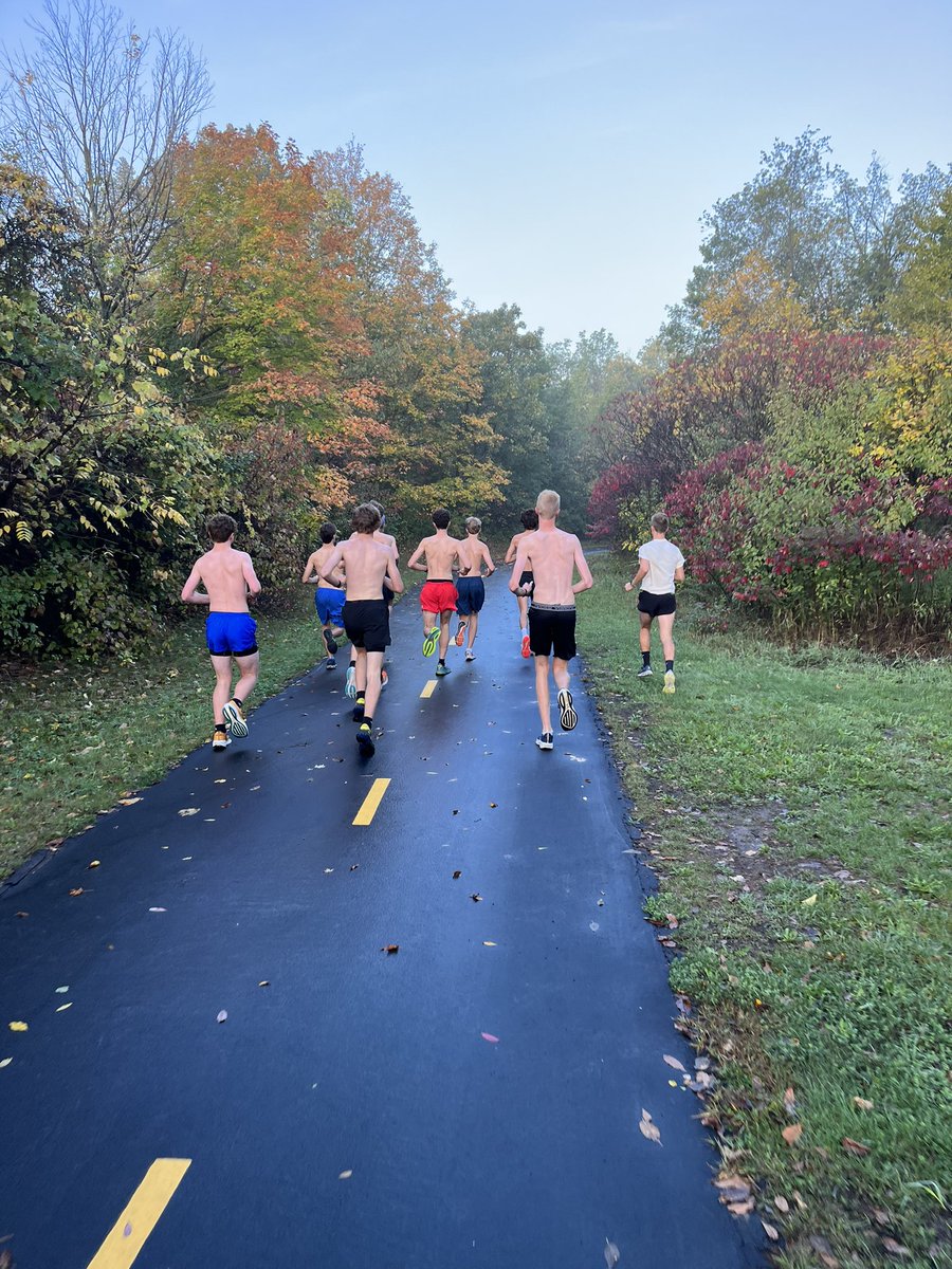 Boys got after it this morning at Lake Rebecca for their long run. Nice work Knights!