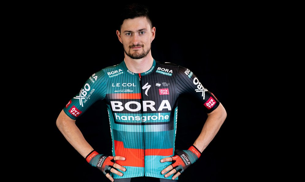 He grew up watching breakaway heroes. Now @NicoDenz is such a hero himself 🦸 The Bora-Hansgrohe rider won 2 🇮🇹 Giro stages this year and was part of an all-star raid in 🇪🇸 Madrid Read more in our interview 👇📖🚴 cyclingbottle.blogspot.com/2023/09/interv… #cycling #radsport #interview