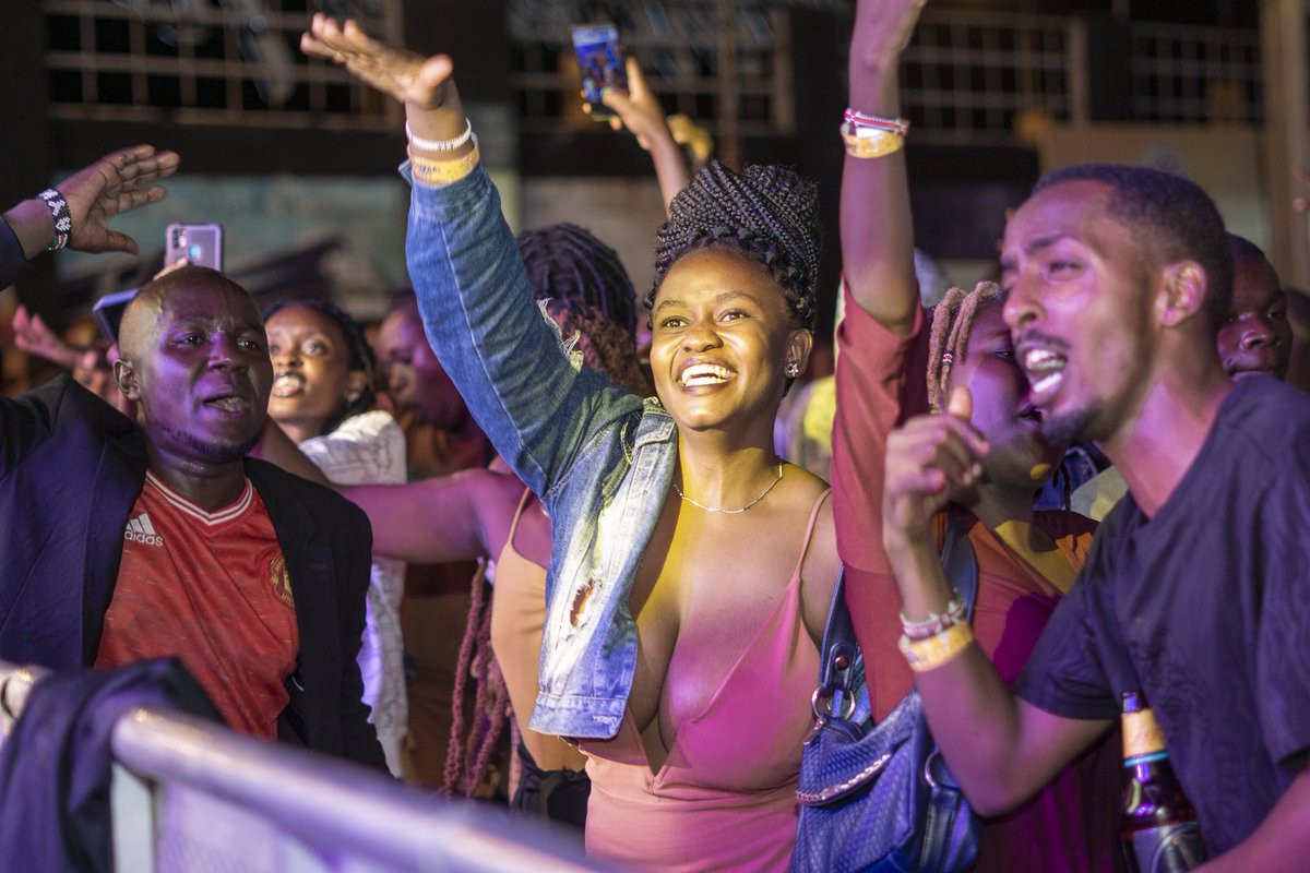 NRGRadioKenya's tweet image. Mbogi ya othuma inatandika sherehe ajaab🔥🔥🙌🏾
The night is still young na mbwe mbwe ni nonstop 🕺💃
#TuskerOktobaEastAfrica #ThisHowWeDo