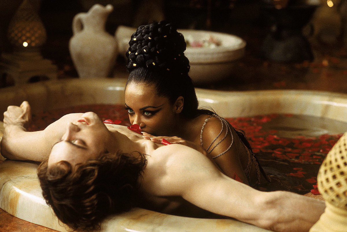 QualityAaliyah's tweet photo. Aaliyah in Queen Of The Damned (2002) https://t.co/gRDUdvHJqp