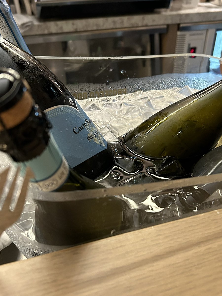 HabitsChikako's tweet image. ワンコインイベント！銀座コリドー街のPROSECCO BAR（プロセッコバー）🍷へ ～PROSECCO DOC Vol.3 eatingstyle.jp/2023/10/01/%e3… #イタリア🇮🇹 #Italy #プロセッコDOC ＃ProseccoDOC #ワイン🍷 #スパークリングワイン