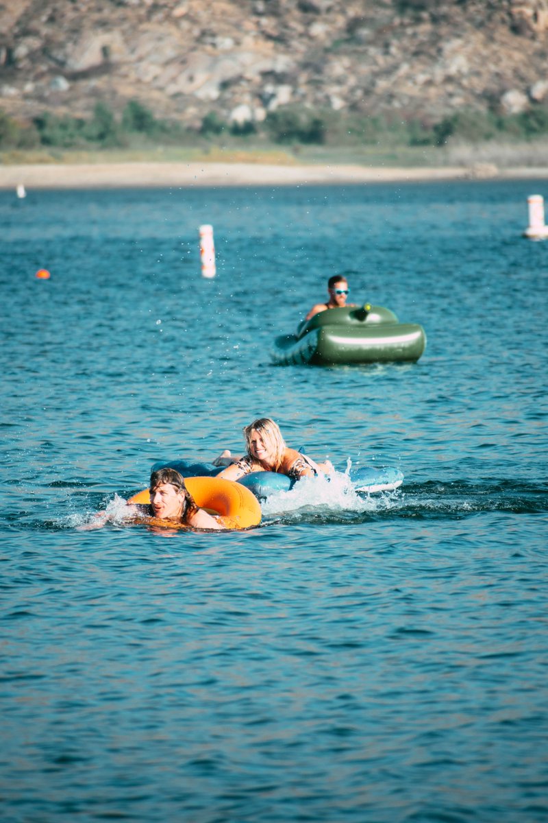 Off to the (floatie) races 💦 

📸 @mads_blandford-6
