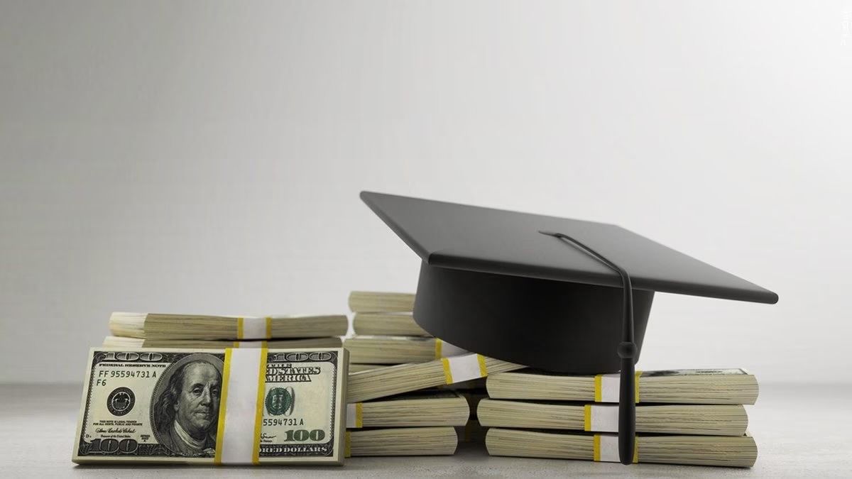 PopCrave's tweet photo. Federal student loan repayments officially resume today for the first time in over 3 years. https://t.co/HkvvsmGr61