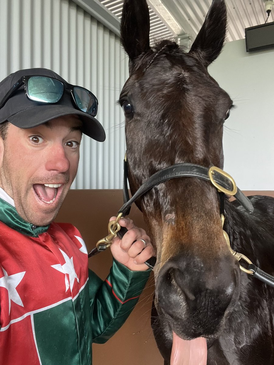 Larajay Farm tweet media