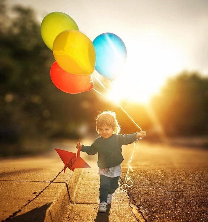 .

Hayallerinizi küçümseyenlerden uzak durun! 
Ruhu küçük insanlar başkalarını da daraltmak, azaltmak ister..!

GÜNAYDIN...

Mutlu Pazarlar...
.