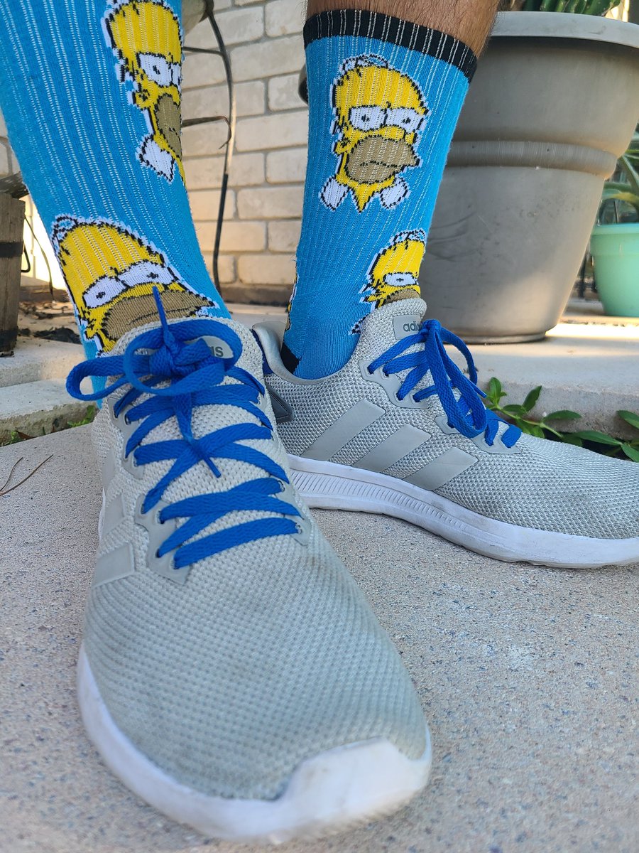 Homer Simpson socks & Adidas Lite Racer BYD 2.0 #homersimpson #homersimpsonsocks #doh @thesimpsons #popculture #sockgame #sock #socks #socksofinstagram #shoes #shoe #adidas #literacer @Adidas  @adidasalphabounce @adidasrunning #shoegame #yesadidas #threestripes #threestripelife