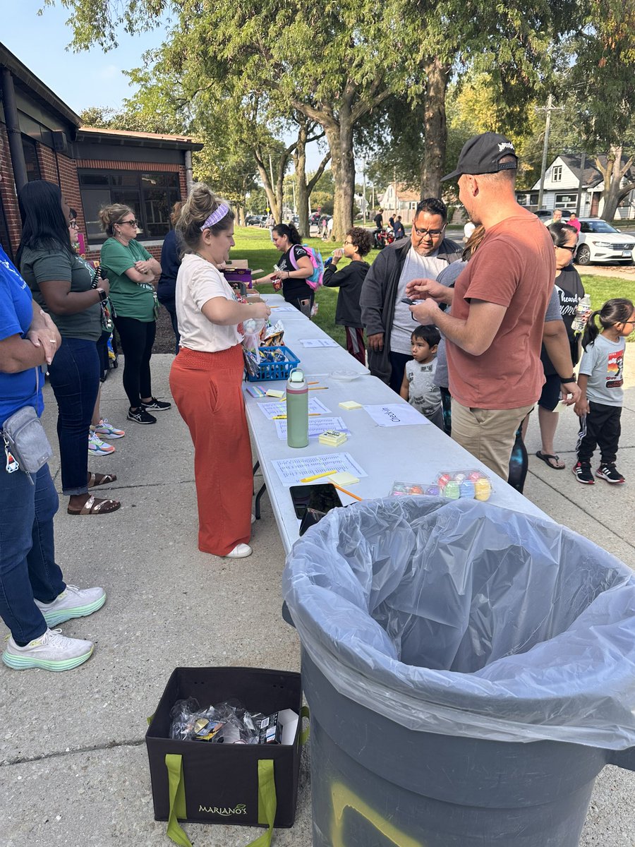 You can talk the talk…but can you Chalk the Walk like these Northeast Lions? I doubt it! Fun on a Friday with friends and family at Northeast. #BeEvergreen