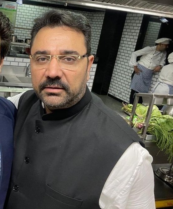_reginaphalenge's tweet image. Dhanraj Mahajan
Kailash Garewal

Gireesh Sahadev playing these two stark different ckts so damn well!! 🌟🌟🌟🌟
 
#Vanshaj
#kathaankahee