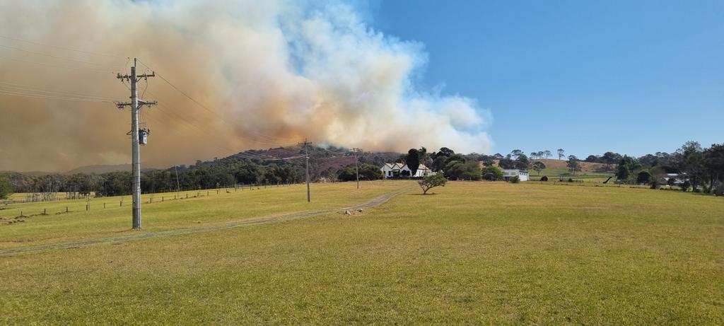 k3hma's tweet photo. #nswfires Bundlehill, Bawley Point. https://t.co/MTgE8mUx8o