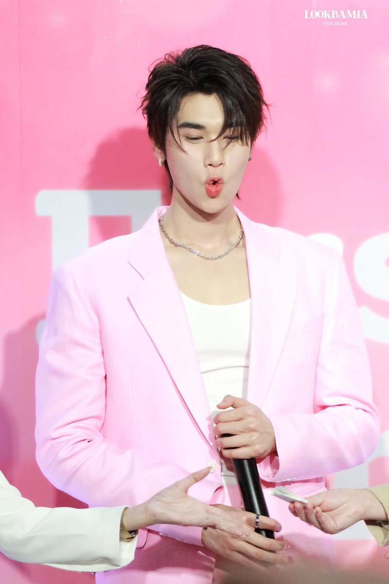 aquawoder's tweet photo. 230930 | 🩷🩷🩷
DUNK X TOPS
#Tops #FirsttoShine #TopsPinklao
#EveryDayDISCOVERY
#dunknatachai @dunknatachai https://t.co/dlxDaZTZhI