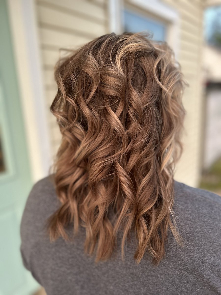 Em_Temps's tweet photo. I got my hair done a couple days ago and I love it! It was definitely time to get it done! 🫣💕 https://t.co/a7My956W0X