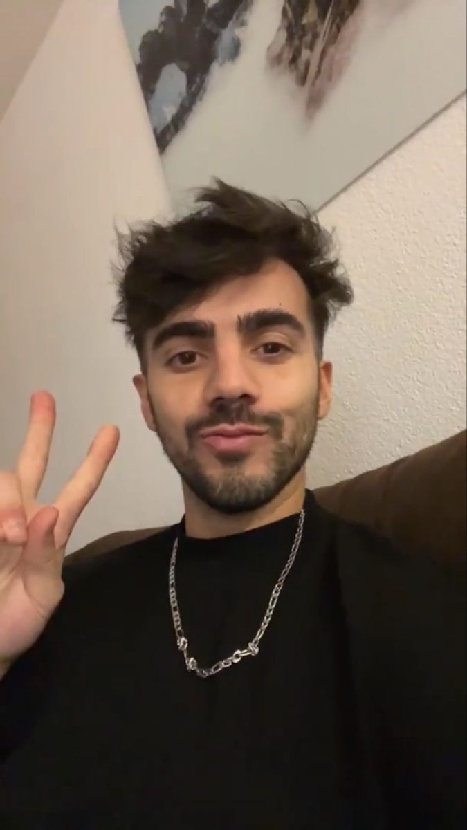 lynagallina's tweet photo. @fedevigevani acá en argentina ya es tu cumpleaños así q quería ser una d las primeras en desearte un muy feliz cumpleaños. T amo eternamente, espero q se cumplan absolutamente todos tus deseos xq t lo mereces más q nadie, gracias x sacarme sonrisas cuándo más lo necesitaba y+ https://t.co/Lj2ZVftCmw
