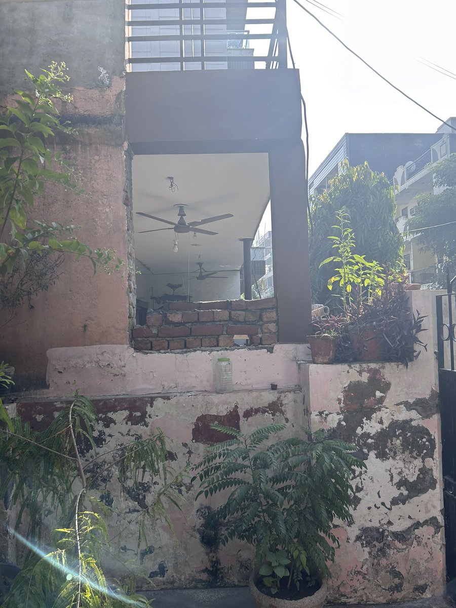 tyagi_twit's tweet photo. Illegal construction going on against the GDA rule in 5/24 sec-5, Rajendra Nagar, Sahibabad, covering entire floor area and raising side walls upto slab level, causing hinderance to sunlight and ventilation.
Request you to intervene 
@gdagzb @DmGhaziabad @myogiadityanath https://t.co/VfHjdzJ68P