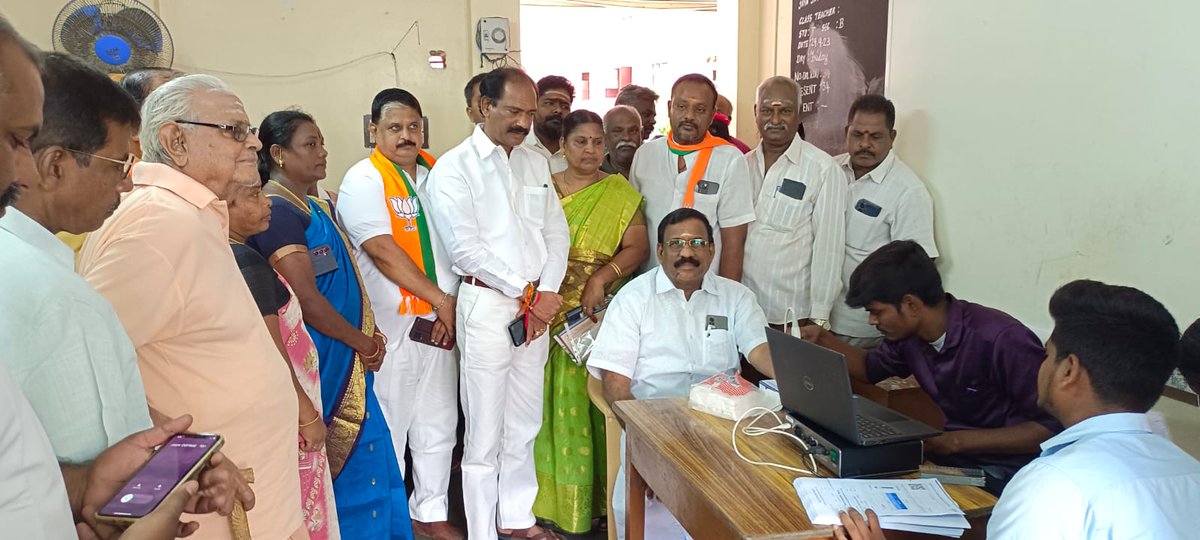 SelvaMPPY's tweet photo. புதுச்சேரி ஸ்ரீ சங்கரா வித்யாலயா பள்ளியில் மருத்துவ முகாமினை தொடங்கி வைத்தேன்.
இந்நிகழ்ச்சியில் மாநில மாவட்ட தொகுதி நிர்வாகிகள் பல கலந்து கொண்டனர்.
@JPNadda @BlrNirmal @blsanthosh @BJP4Puducherry https://t.co/rFsySpjVy0