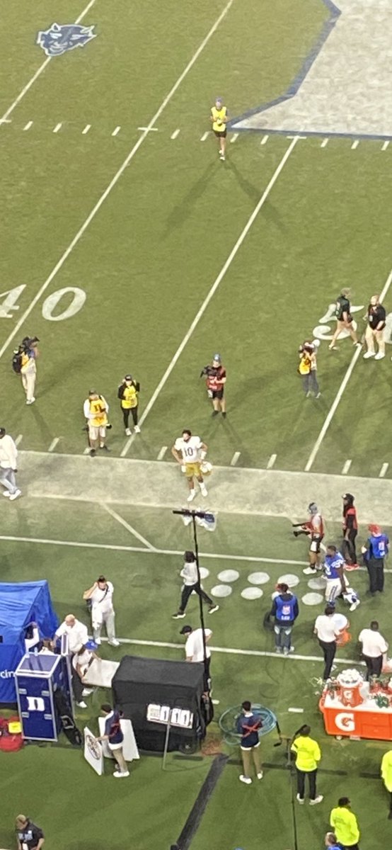 Just after tonight’s game, I looked down to the field and saw this. Sam Hartman waiting to see Duke QB Riley Leonard after he came out of the tent. He was the only Irish player still on the field. Respect to the class, man.