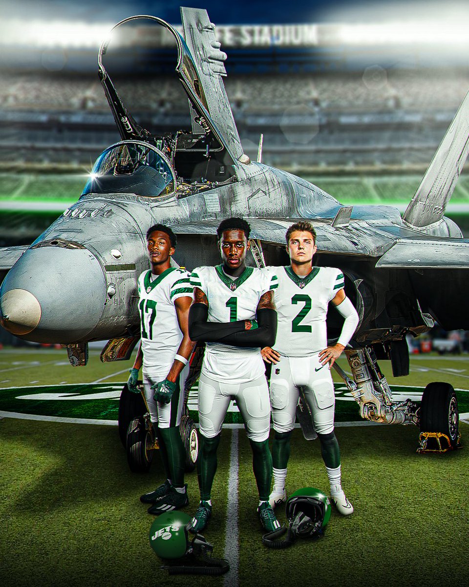 SNFonNBC's tweet photo. Ready for takeoff on Sunday Night Football. ✈️

#TakeFlight https://t.co/bl3rX7NPjA
