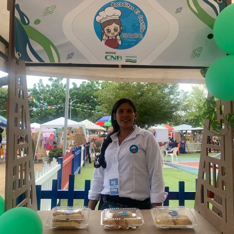 PatriaEnerg's tweet photo. 👷Seguimos trabajando por el fortalecimiento de los emprendedores de nuestra zona de influencia📝

Beneficiados del programa “CNR Productivo” en convenio con el @areandina, presentes en la feria de emprendedores #ExpoRíoValledupar2023, Parque de la Provincia, Valledupar. https://t.co/VngxpHaSUD