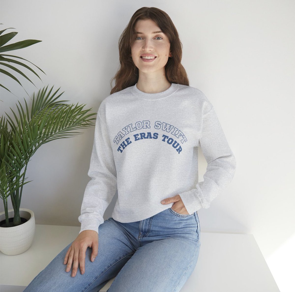 coolchickco's tweet photo. 🥳NEW PRODUCT ALERT🥳 Australian Eras Tour hoodies and tees! Kids and adult sizes available. Get yourself some eras tour merch before The Eras Tour even gets to Australia! 
Etsy link in my bio🥰 https://t.co/SgD3bl2vjD