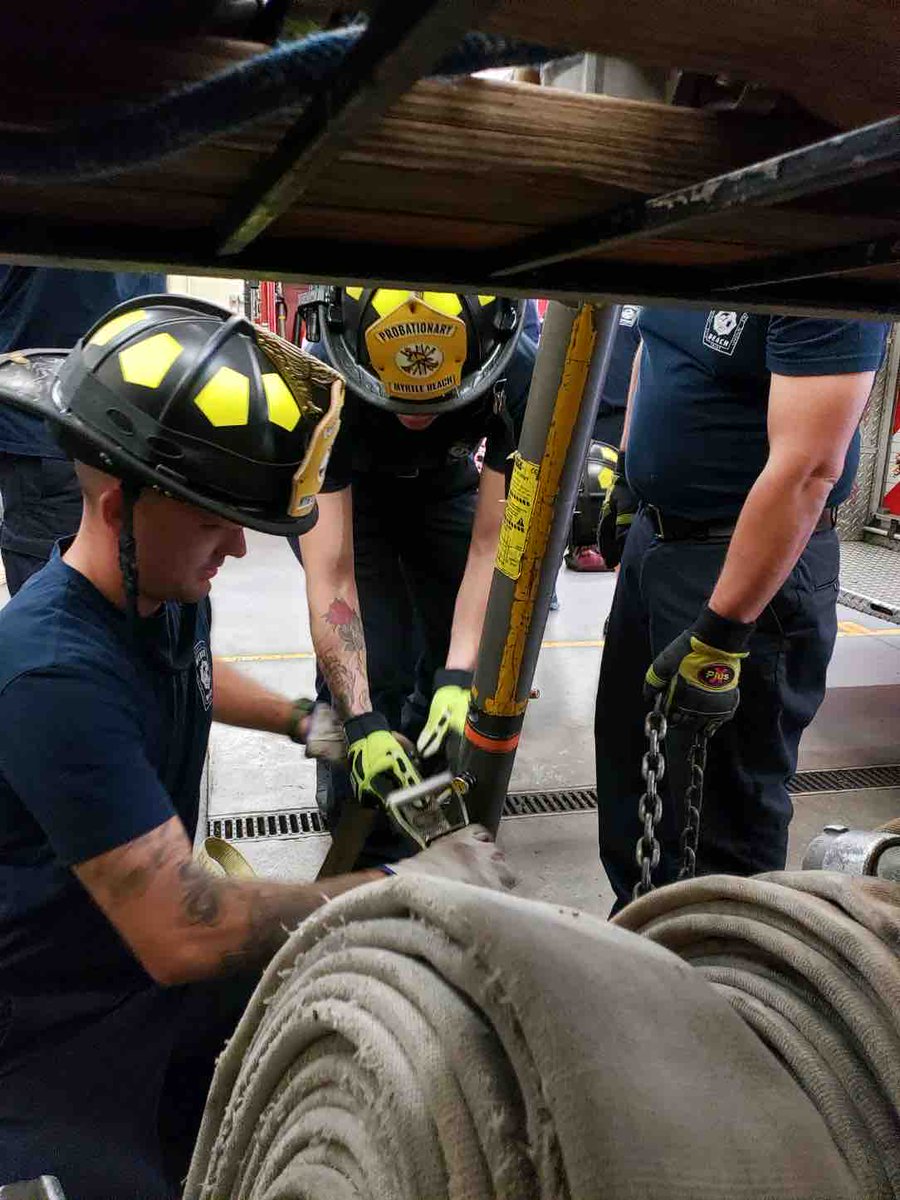 MyrtleBeachFire's tweet image. Station 1 - A Shift training on lifting and stabilization! #earnit #firstinservice