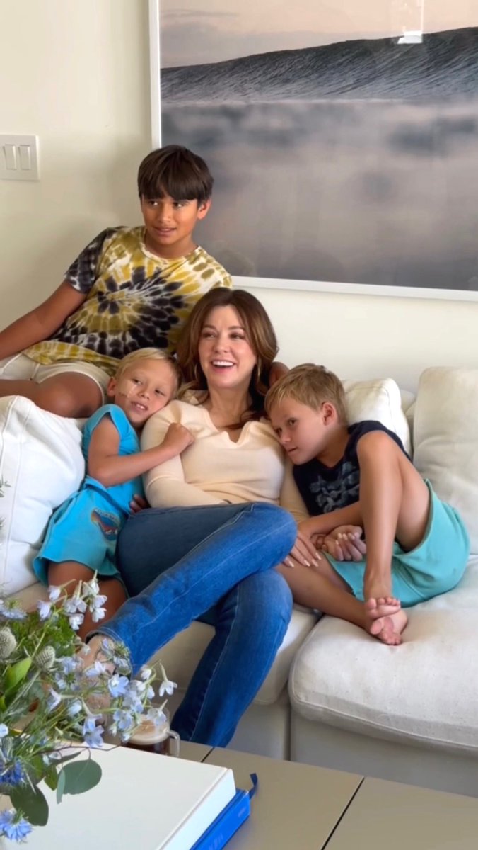 “We need 4 hugs a day for survival. We need 8 hugs a day for maintenance. We need 12 hugs a day for growth.” ⁠This is a powerful quote from family therapist Virginia Satir. Relish in quality time spent with those dear to you &amp; cherish the extra hugs you receive from them.