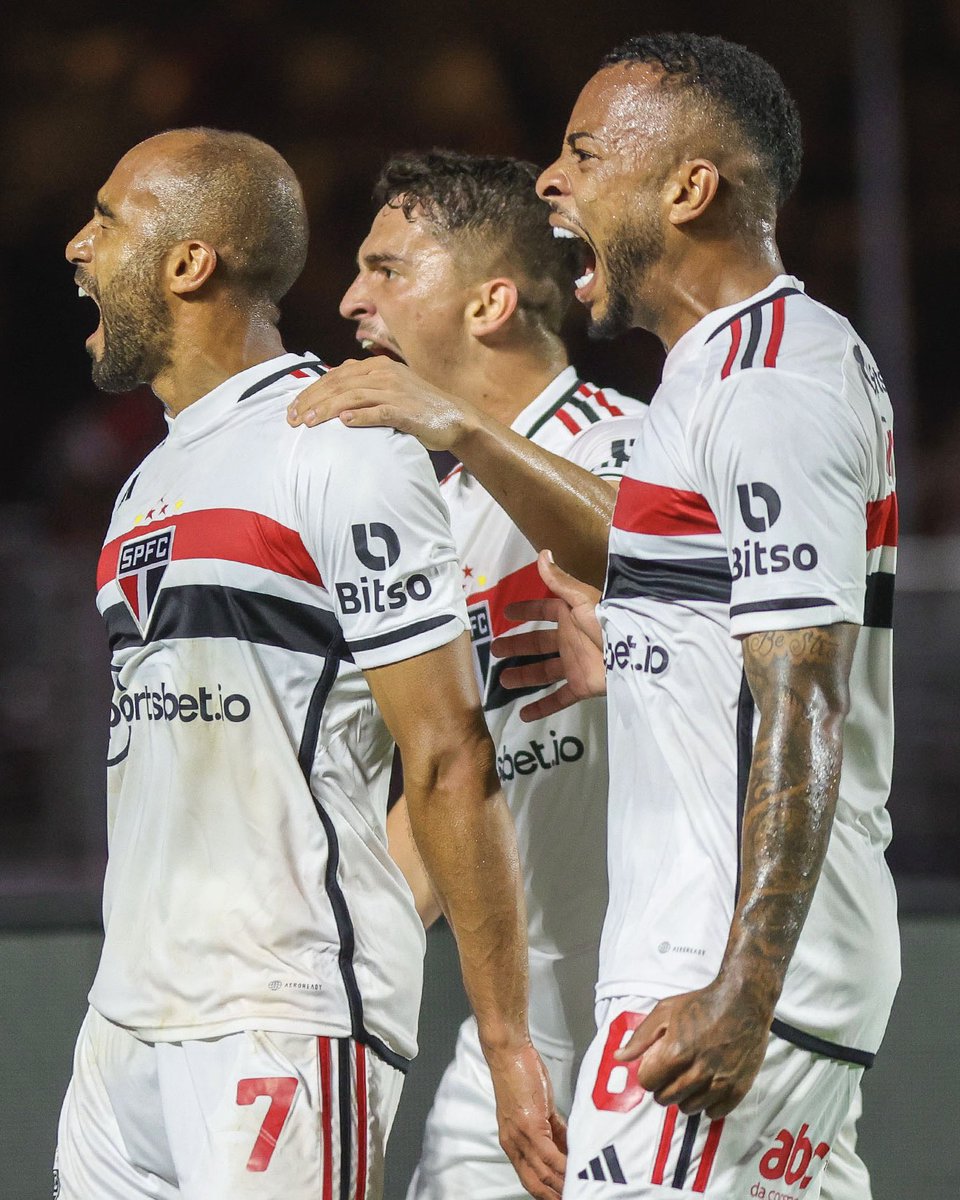 SaoPauloFC's tweet photo. Vitória na Copa do Brasil ✔️
Vitória no Brasileirão ✔️

#VamosSãoPaulo 🇾🇪 https://t.co/Cc7CSjKBI6
