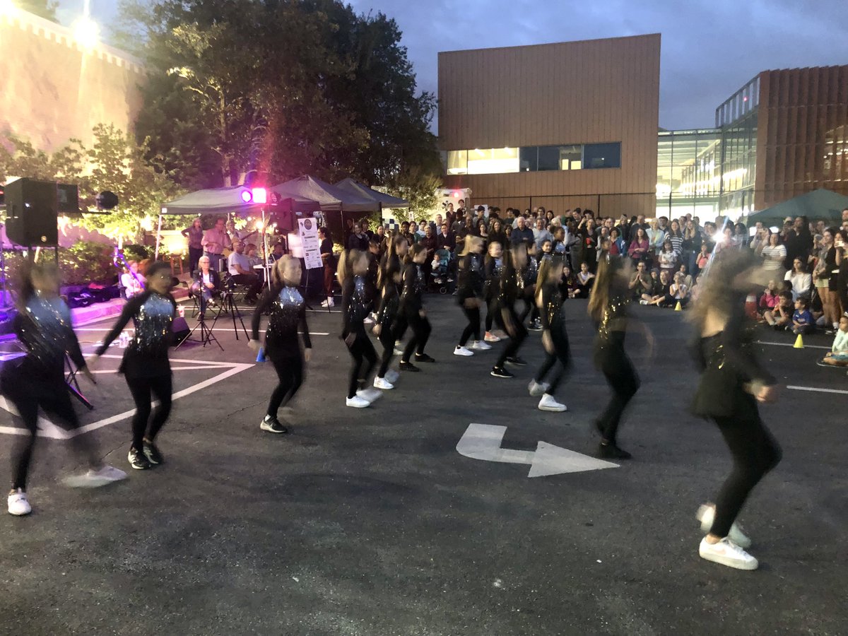 Tenleytown, come on out for live music, art, dance, food, and drink specials and so much more!! It's all happening along Wisconsin Avenue now till midnight. Join us for Art All Night!! tenleytownmainstreet.org/art-all-night-…