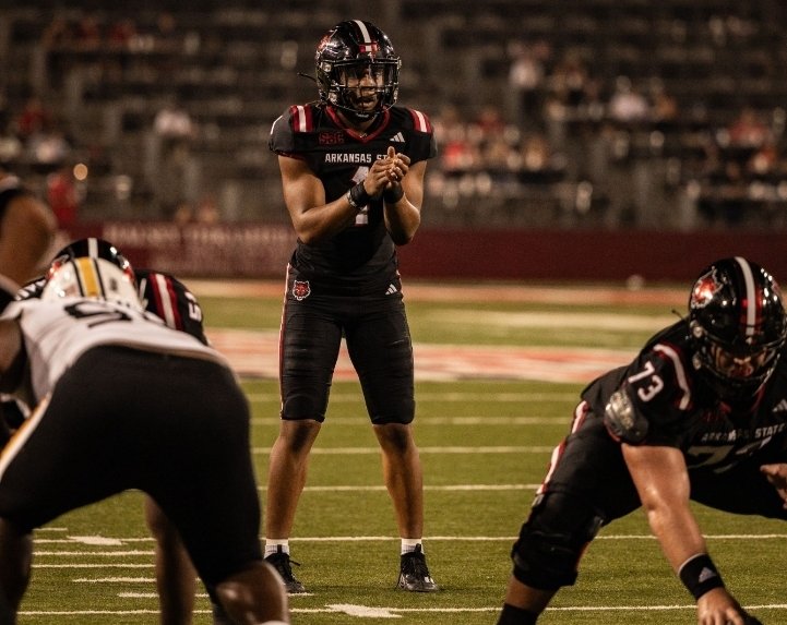 Week 5 Performance

QB Jaylen Raynor - Arkansas State

• 383 Passing yards 6 TDs
• 35 Rushing yards