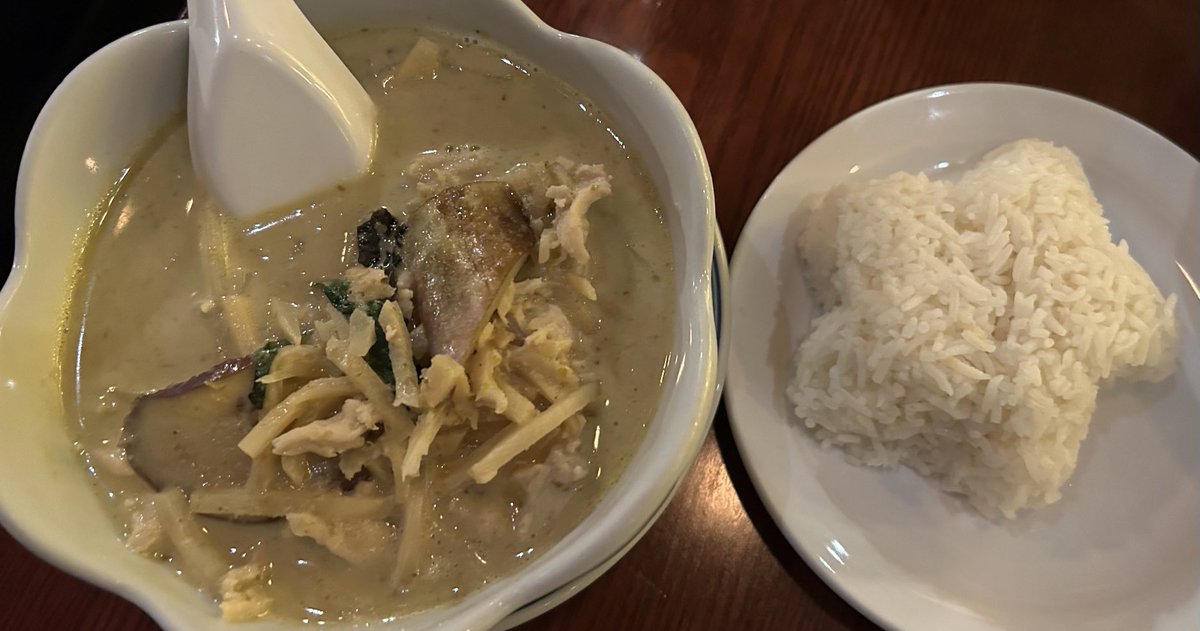 dimplecraze1's tweet photo. Thai dinner👍Hope you all had a nice day #Thaidinner https://t.co/hOnpY0DXHX
