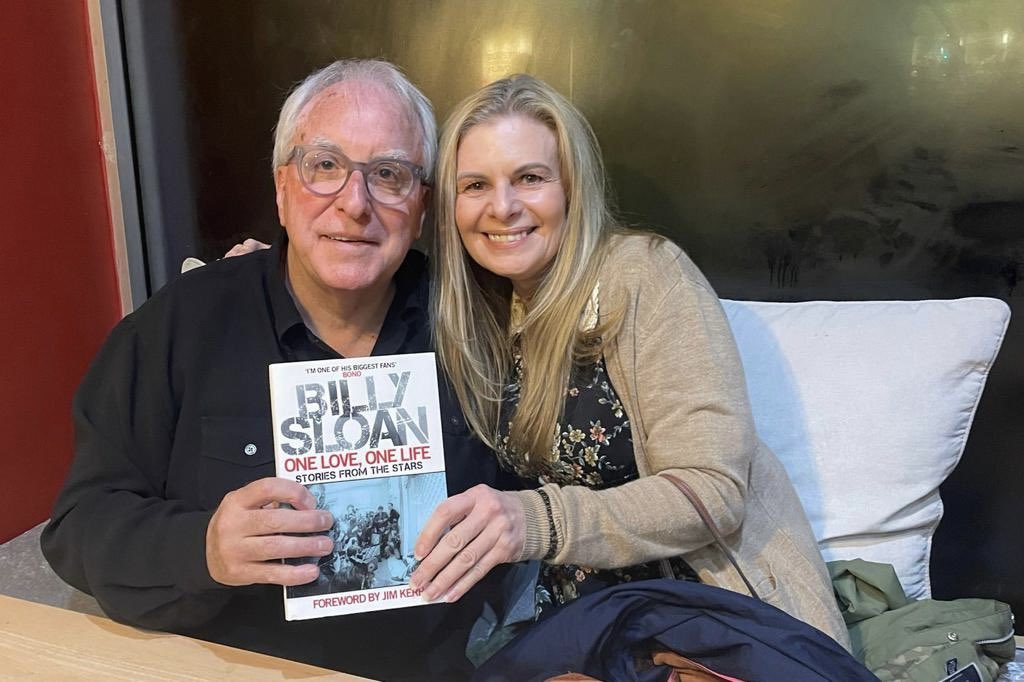 AvrilCadden's tweet image. My good pal @billysloanshow has met and interviewed the world’s biggest stars. He’s a brilliant storyteller and his book is a great read. On sale now. #OneLoveOneLife