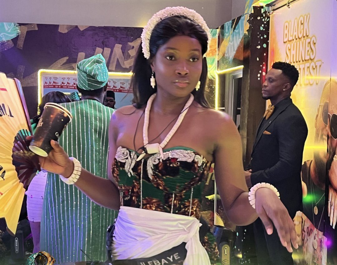 dfw_Bliss's tweet photo. This is the worst finalists party 😒Biggie Wetin be all this rubbish This twins made it worst mtchwww…..#BBNaijaAlIStars 
#BBNaijaAllStars https://t.co/5hrnvz2lMq