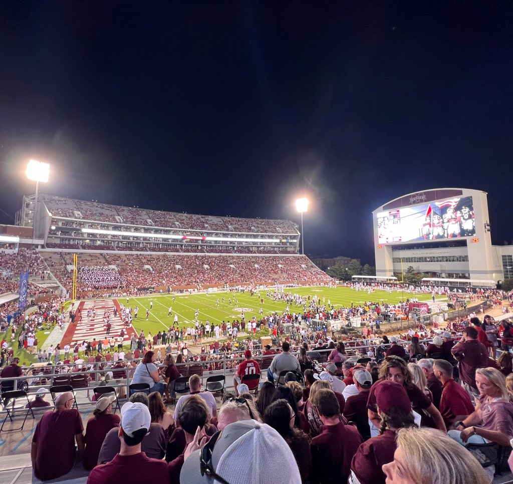 CJennings210's tweet photo. Love being back in God’s country. #HailState #BeatBama https://t.co/MwQ1VJzHIi