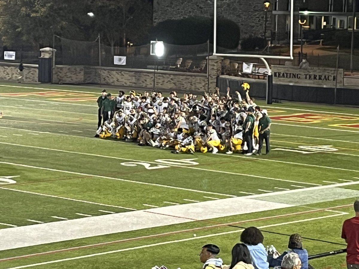 Final at Fisher, Brockport wins the #CourageBowl 35-18. 
Another great night and fundraiser for Camp Good Days and Special Times #BestofROC <a href="/FisherAthletics/">SJF Cardinals</a> <a href="/SjfFootball/">Fisher Football</a> <a href="/BportAthletics/">Brockport Athletics</a> <a href="/Brockport/">SUNY Brockport</a> <a href="/CampGoodDays/">Camp Good Days</a> <a href="/Empire8/">Empire 8</a>