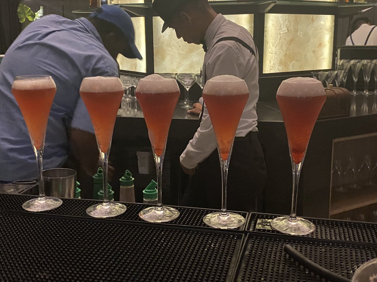 handmadebyali's tweet photo. @davejthorp Watching and waiting in the Dominican Republic 🇩🇴 cocktails keeping me going https://t.co/I26PWpukdf