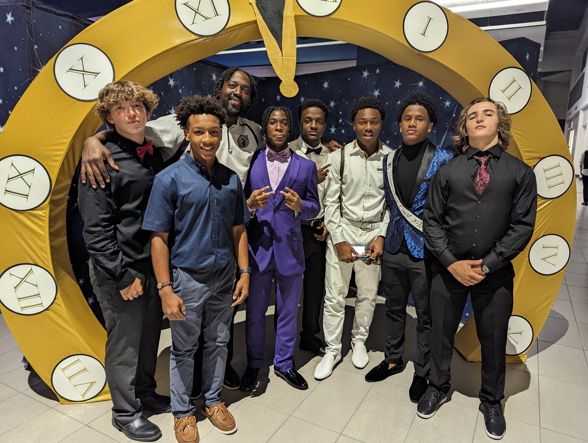 HoCo with the @SKG_Football. #myguys. #COG #LSW