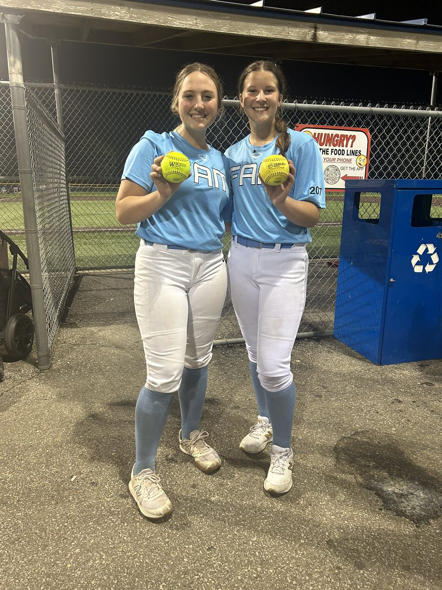 FamSignature07's tweet photo. 🧨Bomb Squad🧨
@alyssa_janda10 and @maddie_benedict both go yard in the same inning in a 5-2 W vs Ohio Mojo!!
@IN_BAMFAM https://t.co/o64aPfGK4u