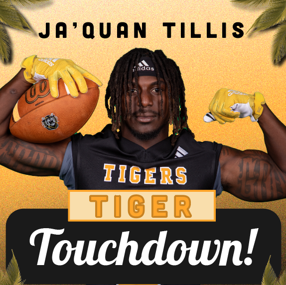 TIGER TOUCHDOWN: Ja'Quan Tillis finds the end zone for another touchdown! FHSU: 37, Lincoln: 0 #GoTigers