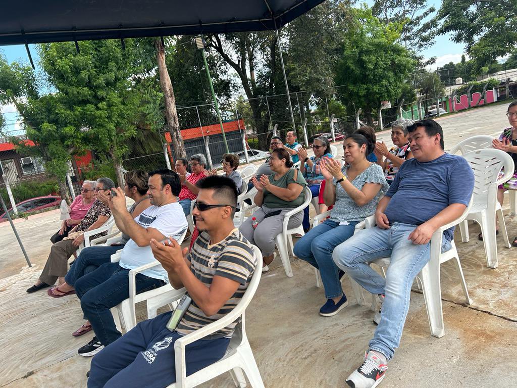 Sackjuarezc's tweet photo. Se disfruto de música en vivo, una maravillosa jornada de arborización en el parque, un creativo taller de manualidades y concierto de marimba 🎶 https://t.co/sGTWUWUjv3