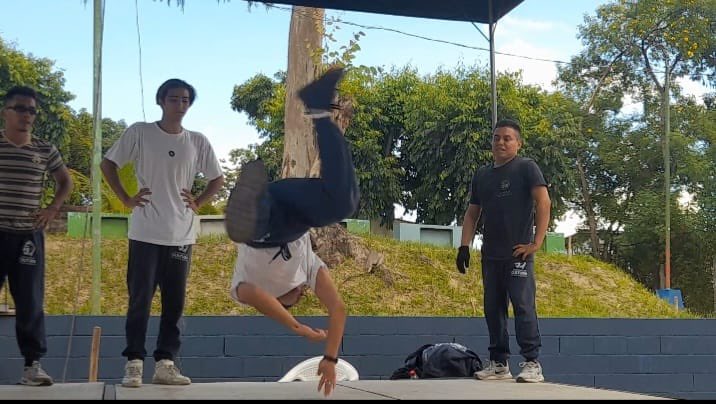 Sackjuarezc's tweet photo. Se disfruto de música en vivo, una maravillosa jornada de arborización en el parque, un creativo taller de manualidades y concierto de marimba 🎶 https://t.co/sGTWUWUjv3