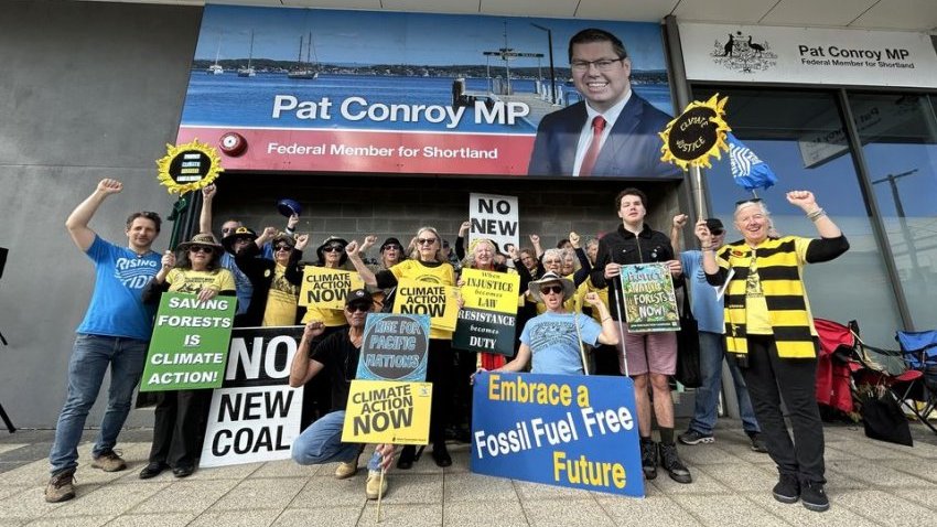 MaclellanNic's tweet photo. The climate campaign 'Knitting Nannas' are holding monthly 'knit-ins' outside the office of Pat Conroy, Australia’s Minister for International Development and the Pacific, to highlight ALP government support for the expansion of oil and gas exploration and coal exports. https://t.co/DSAdJgM6AH