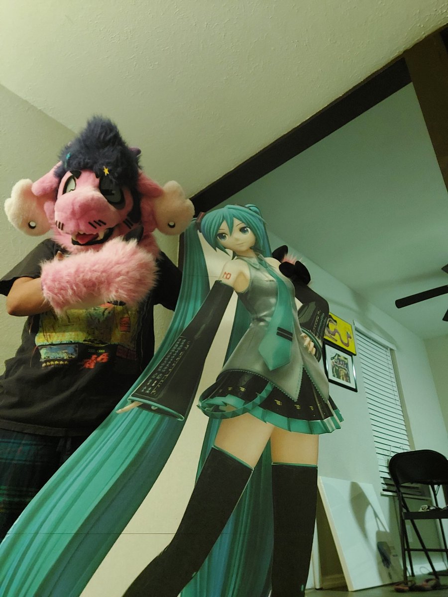 breakcore radio to relax and study to tweet media
