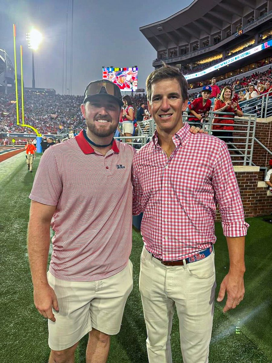 OleMissBSB's tweet photo. Two Goats 🐐

@TimElko x @EliManning https://t.co/hWtPse39fk