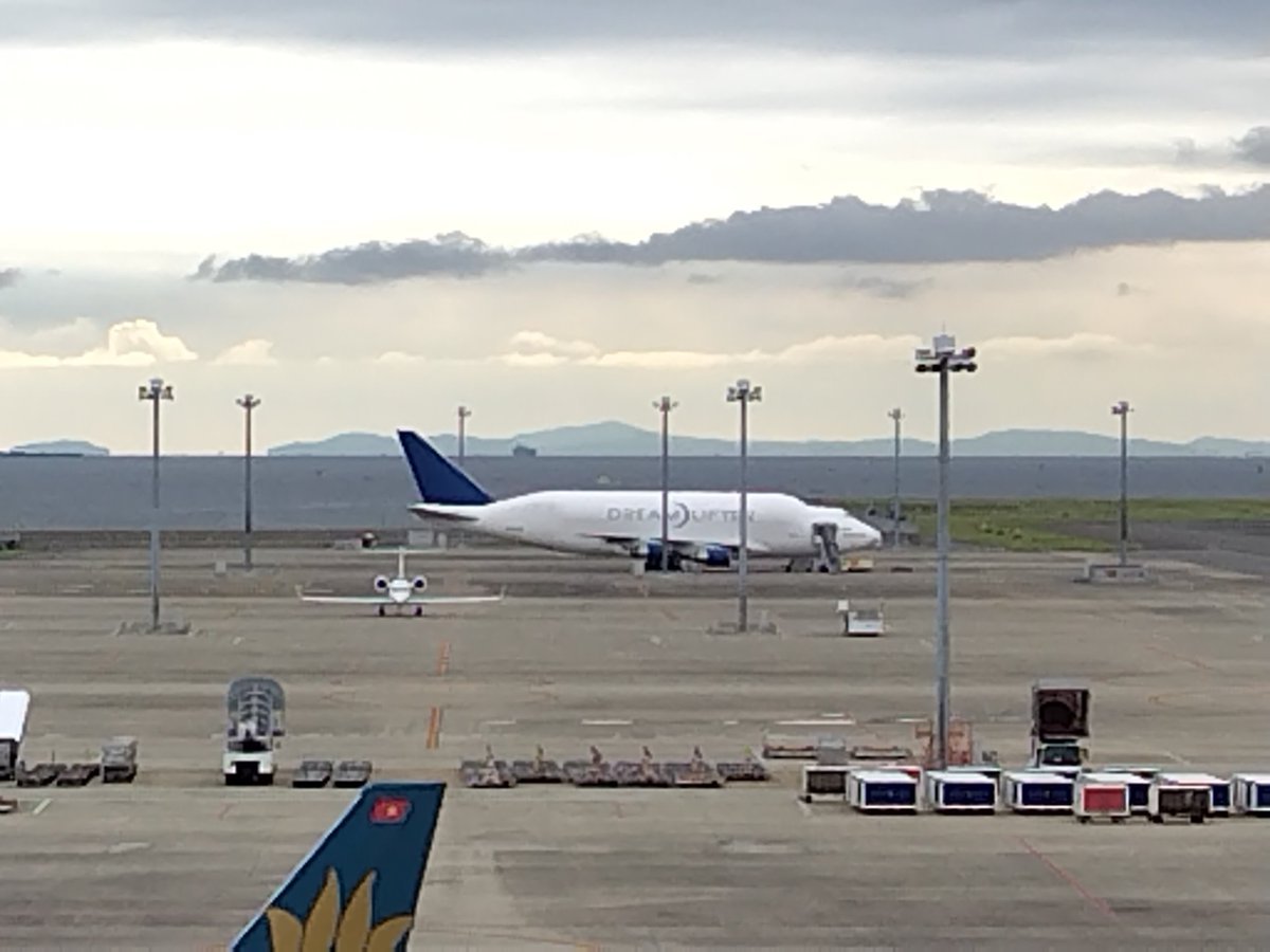 ✈りふたーん✈
会えたとかテンション(⁠ﾉ⁠*⁠0⁠*⁠)⁠ﾉ🎵🎵🎵🛫
帰りの飛行機まで楽しみまーす😆👍

#DREAMLIFTER #ドリームリフター
#B747LCF #りふたん
#セントレア #Centrair #中部国際空港