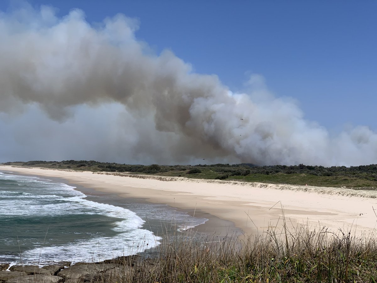 jo_noCSG's tweet photo. Fire at Dirrawong Nature Reserve #EvansHead being controlled, burning south easterly into the bombing range / 📷 from Goanna Headland https://t.co/ldA1n510Tl