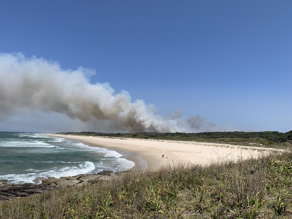 jo_noCSG's tweet photo. Fire at Dirrawong Nature Reserve #EvansHead being controlled, burning south easterly into the bombing range / 📷 from Goanna Headland https://t.co/ldA1n510Tl