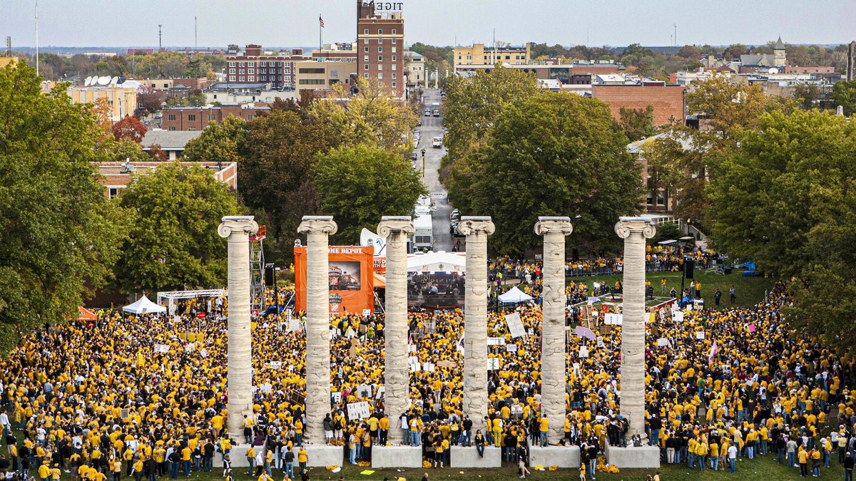 MGerstenkorn's tweet photo. @CollegeGameDay you’ve been to the Red River Rivalry 5 times. The last time you came to @MizzouFootball it looked like this. You know what to do #MIZ https://t.co/2PNhafRABt
