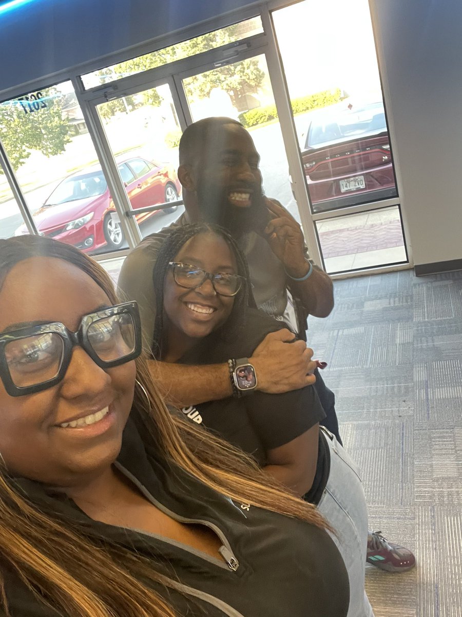 Paying my debt for an iPhone launch incentive, RSM’n it today at <a href="/KAMO_Lakewood/">Great Lakes 🌊🪵</a> shoutout to these two ASM’s killing the day!!! #23 PPV 14 Data😤  <a href="/y0m0mmasfave/">Amos Sanders Jr</a> <a href="/_AlexisHi/">Alexis Hill</a> s