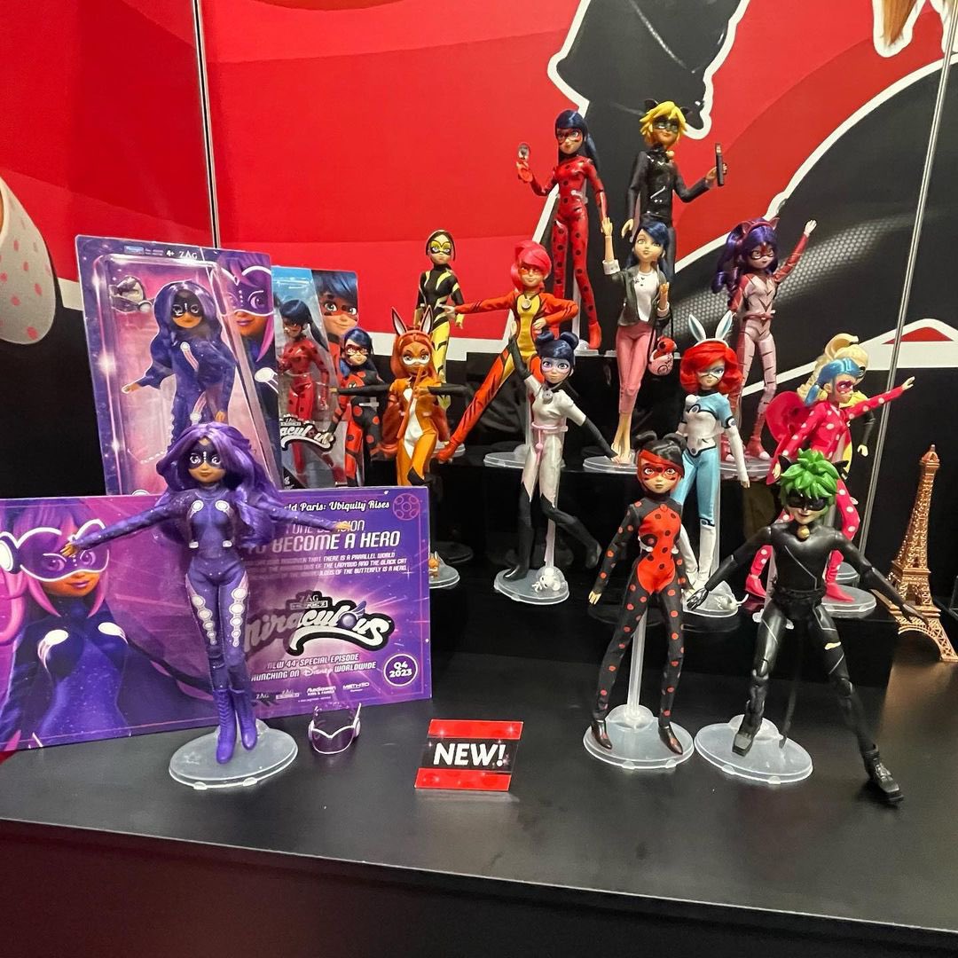 mlblatinoa's tweet photo. Se ha revelado una línea de muñecos del especial “Miraculous World: Paris, las aventuras de Shadybug y Claw Noir” y de la quinta temporada. Abro hilo.
#MiraculousLadybug https://t.co/vECFyQPbH2