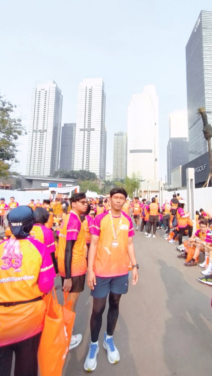 Lari²an ampe tengah kota... Tak segampang dengan lari dari kenyataan. 

#guardianRUN
#SCBD